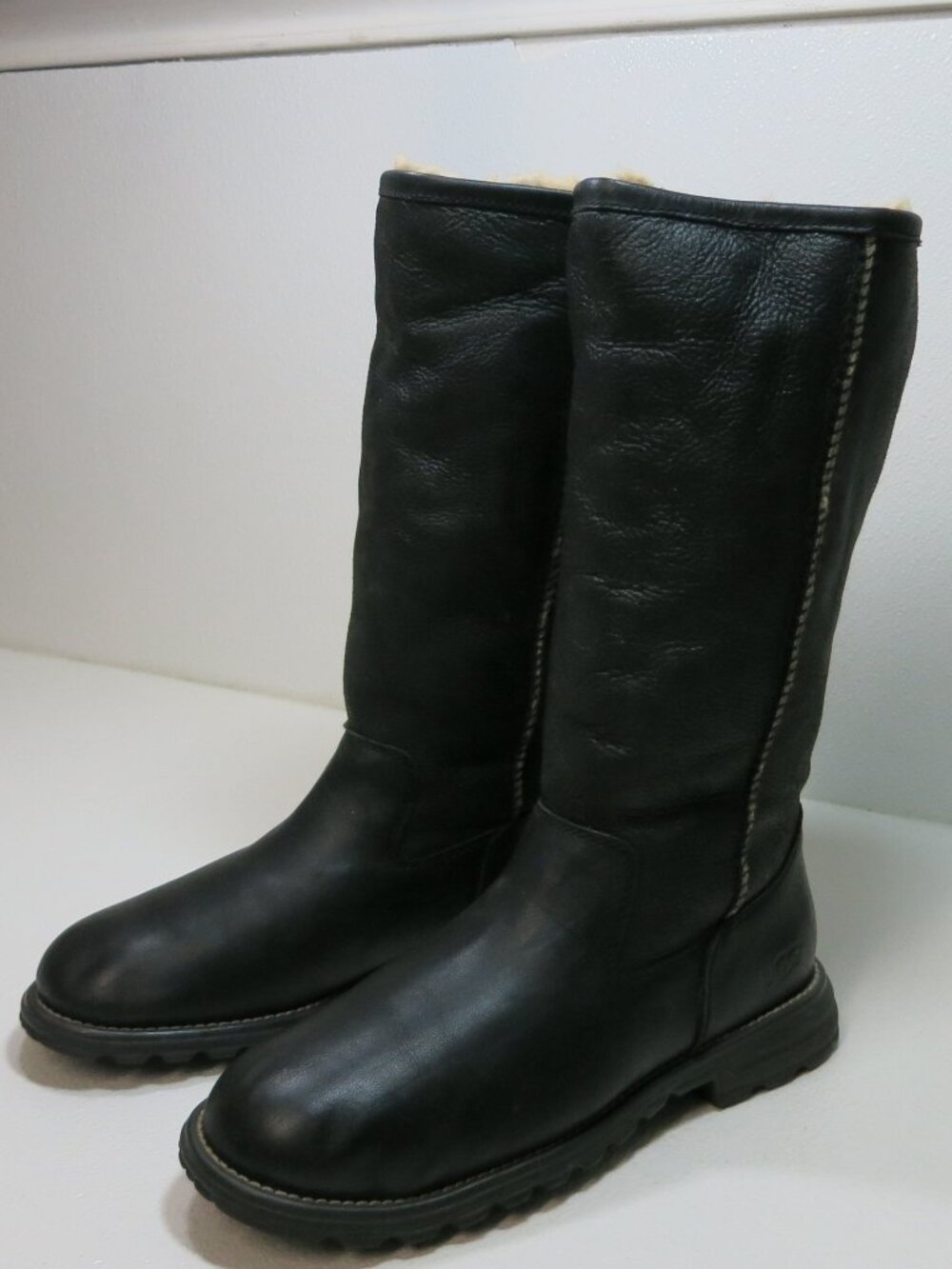 UGG Australia Women’s Hudson Shearling-Lined Water-Resistant Leather Boots Sz 10
